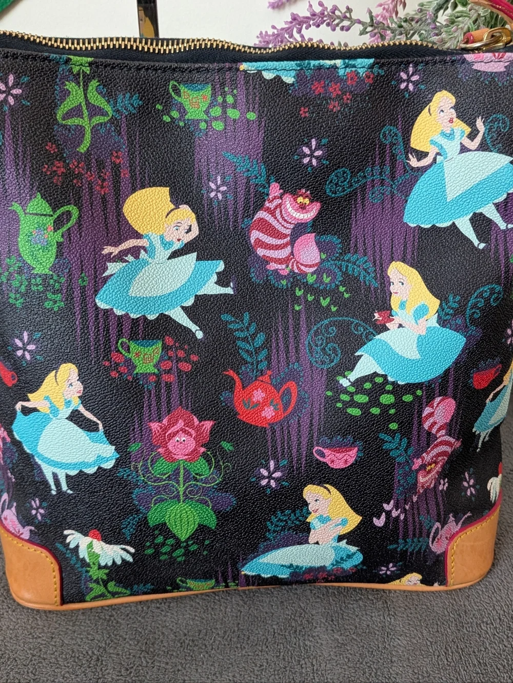Dooney And Bourke Disney Alice In Wonderland Crossbody - Picture 4 of 10